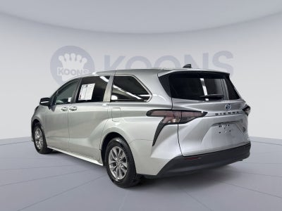 2024 Toyota Sienna LE