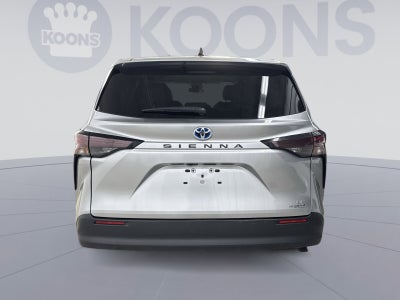 2024 Toyota Sienna LE
