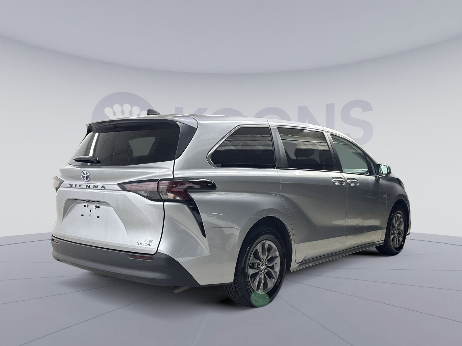 2024 Toyota Sienna LE