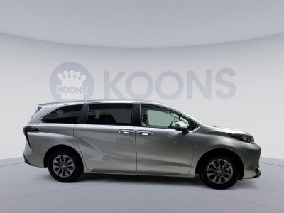 2024 Toyota Sienna LE