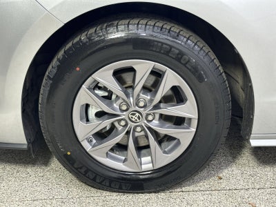 2024 Toyota Sienna LE