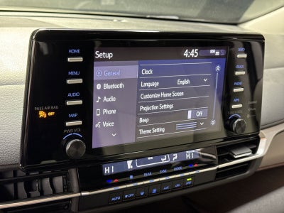 2024 Toyota Sienna LE