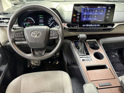 2024 Toyota Sienna LE