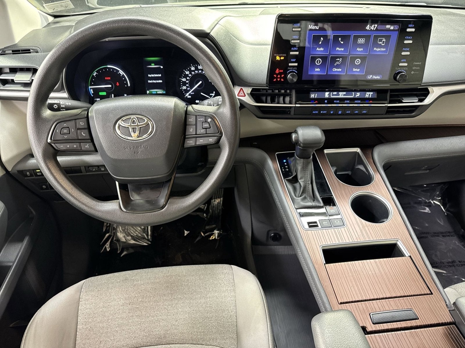 2024 Toyota Sienna LE