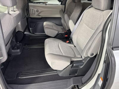 2024 Toyota Sienna LE