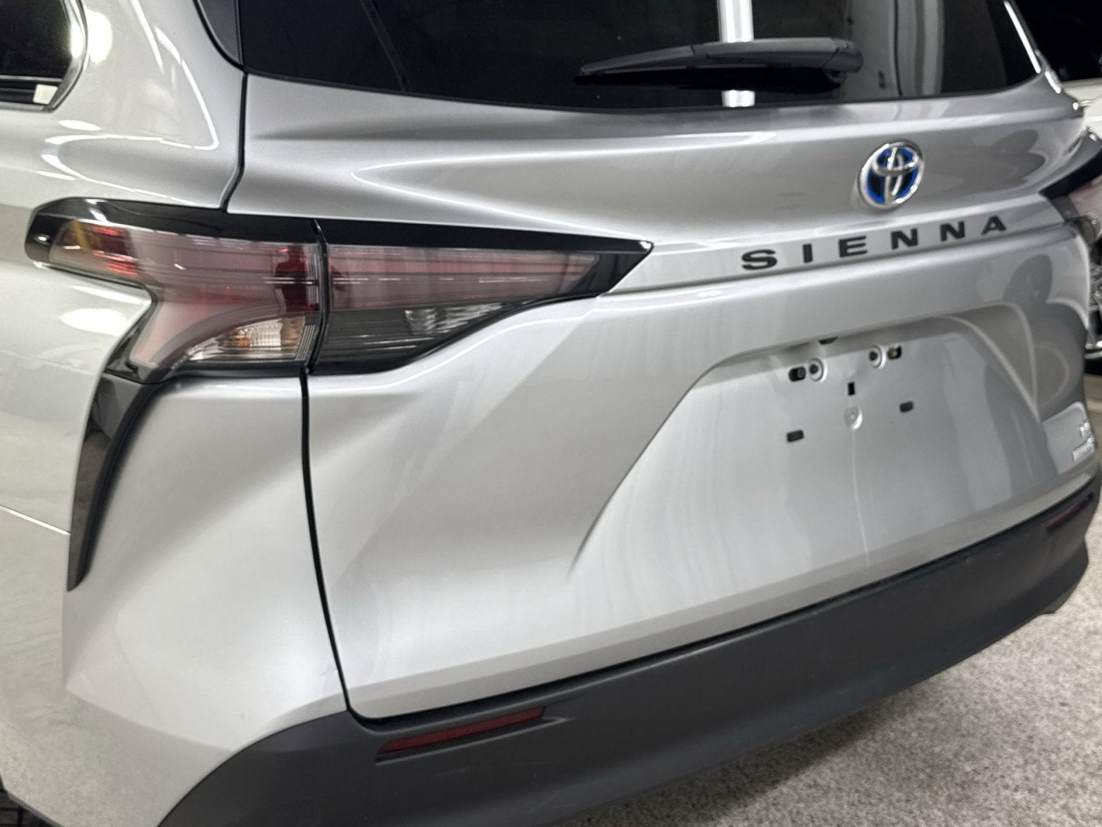 2024 Toyota Sienna LE