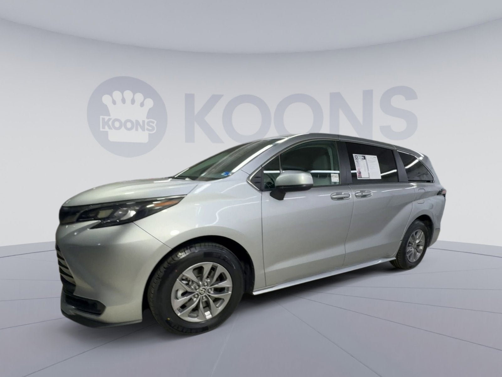 2024 Toyota Sienna LE