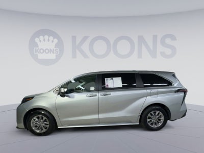 2024 Toyota Sienna LE