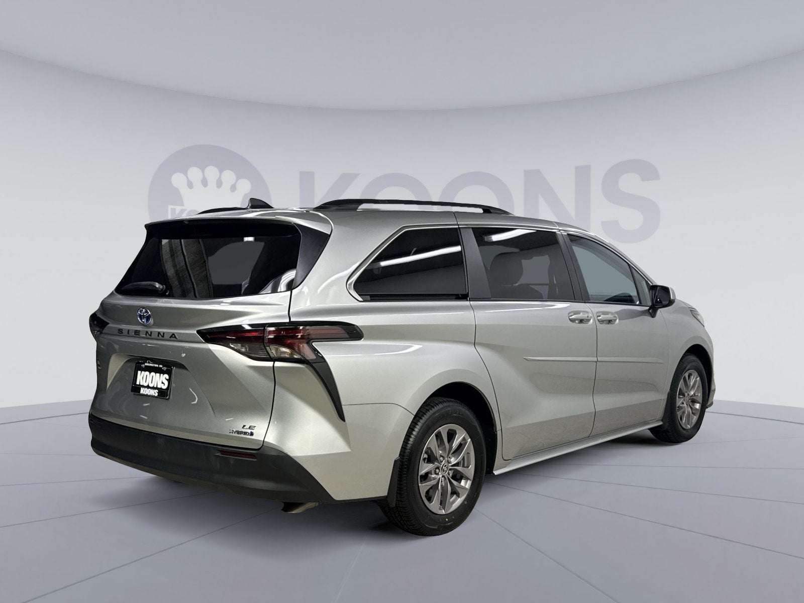 2023 Toyota Sienna LE