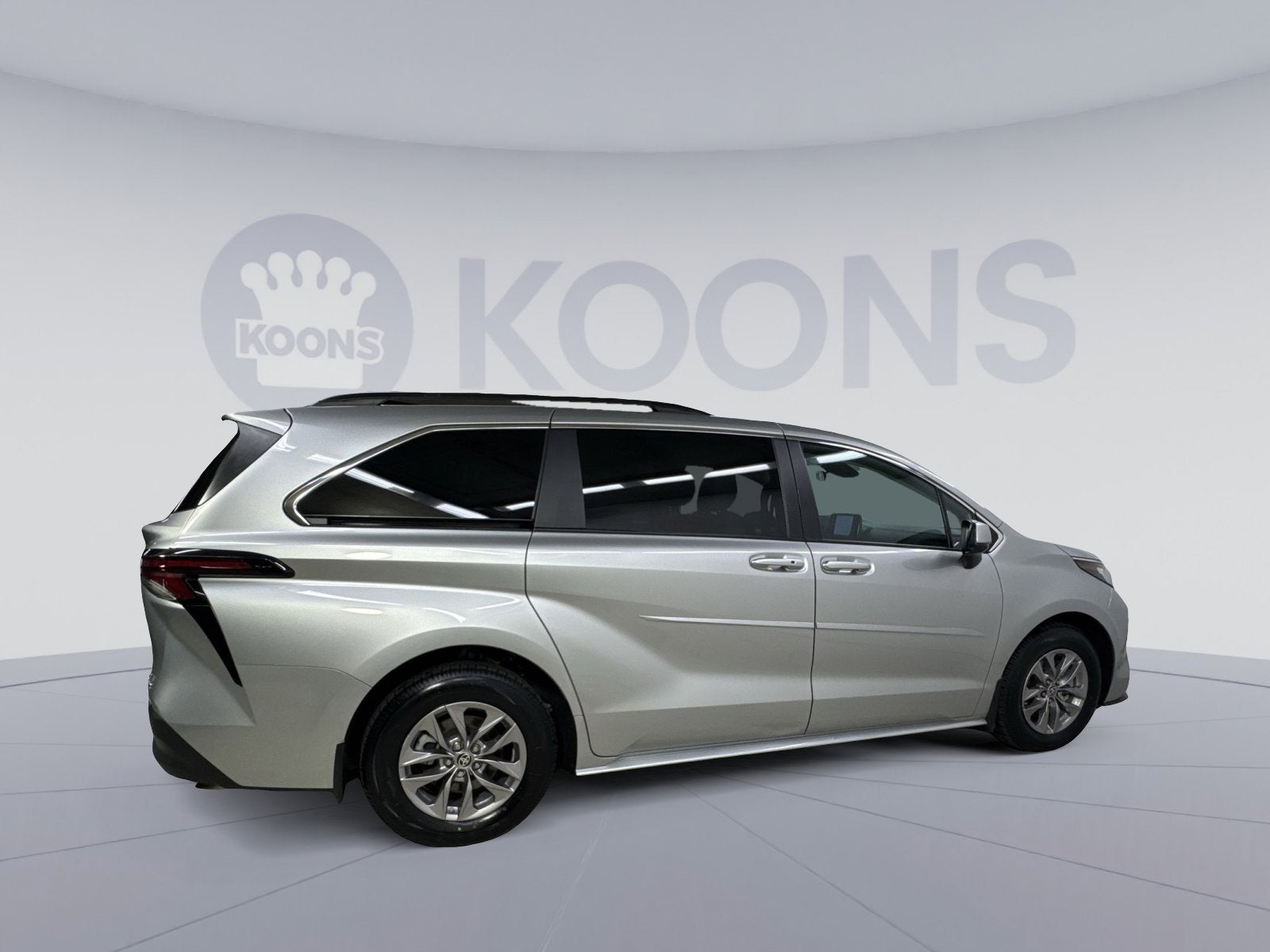 2023 Toyota Sienna LE
