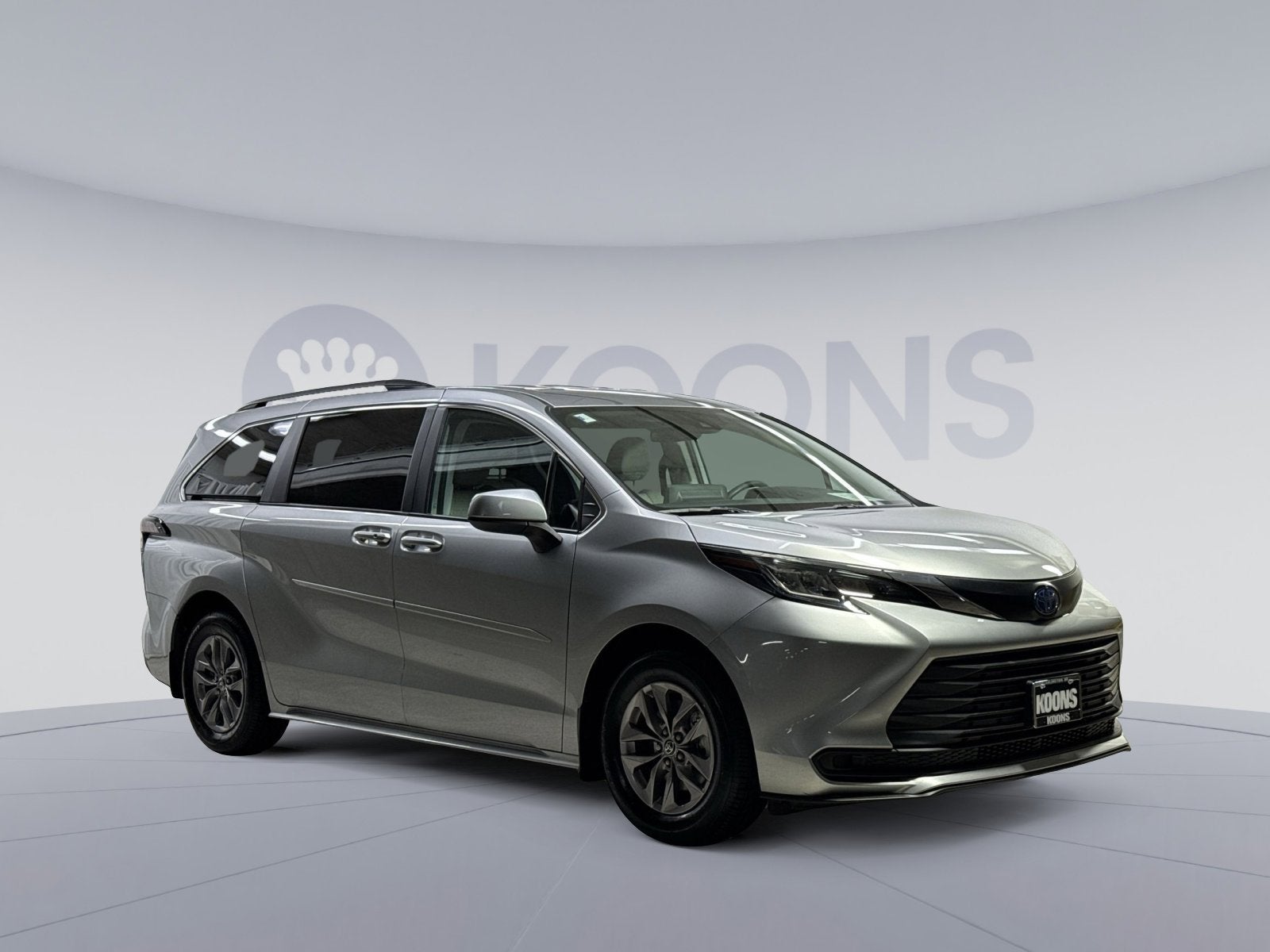 2023 Toyota Sienna LE