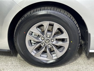 2023 Toyota Sienna LE
