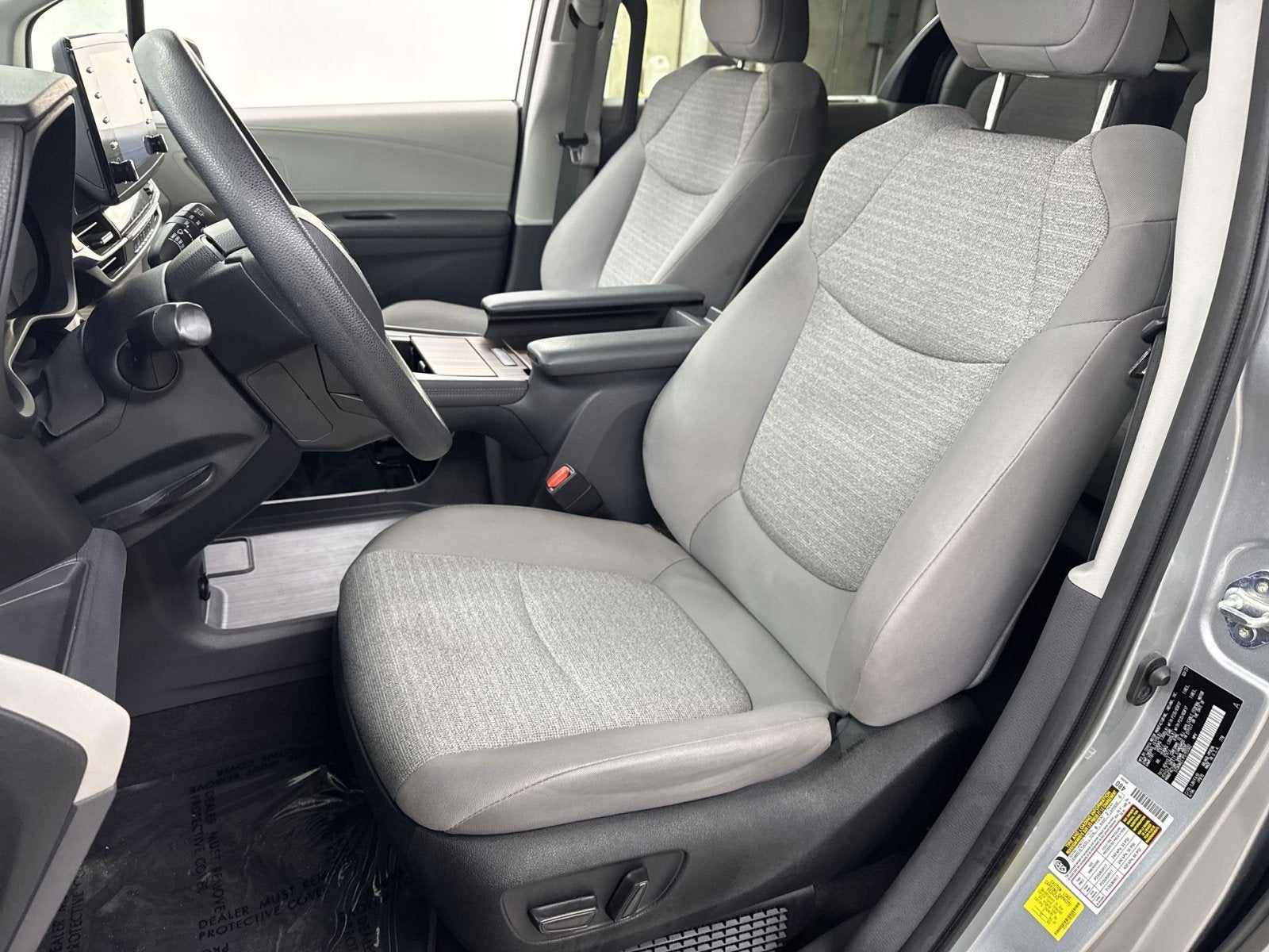 2023 Toyota Sienna LE