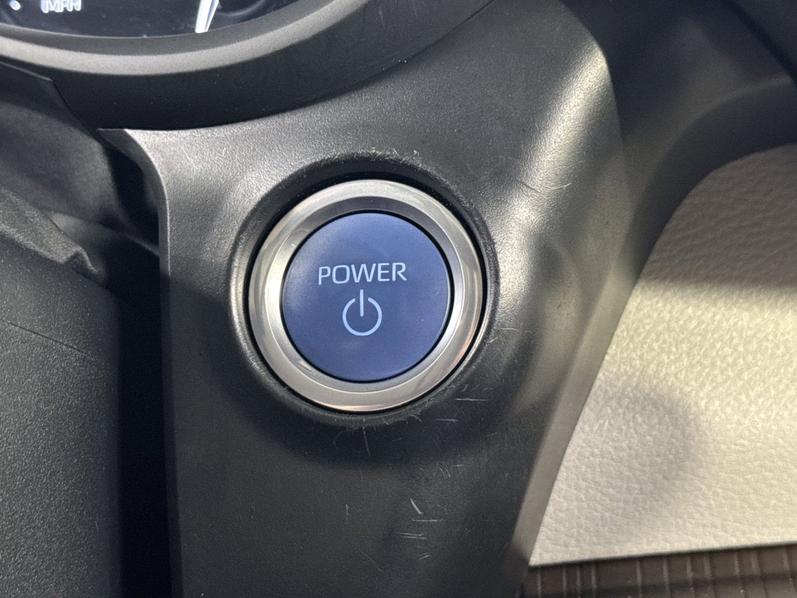 2023 Toyota Sienna LE