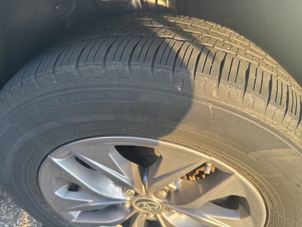 2023 Toyota Sienna LE