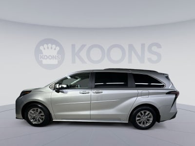 2023 Toyota Sienna LE