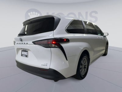 2024 Toyota Sienna LE