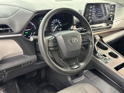 2024 Toyota Sienna LE