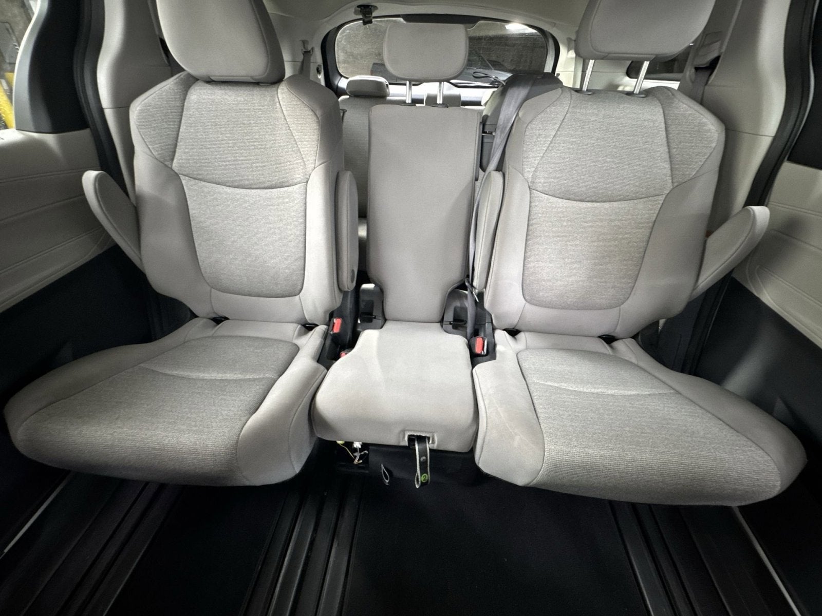 2024 Toyota Sienna LE