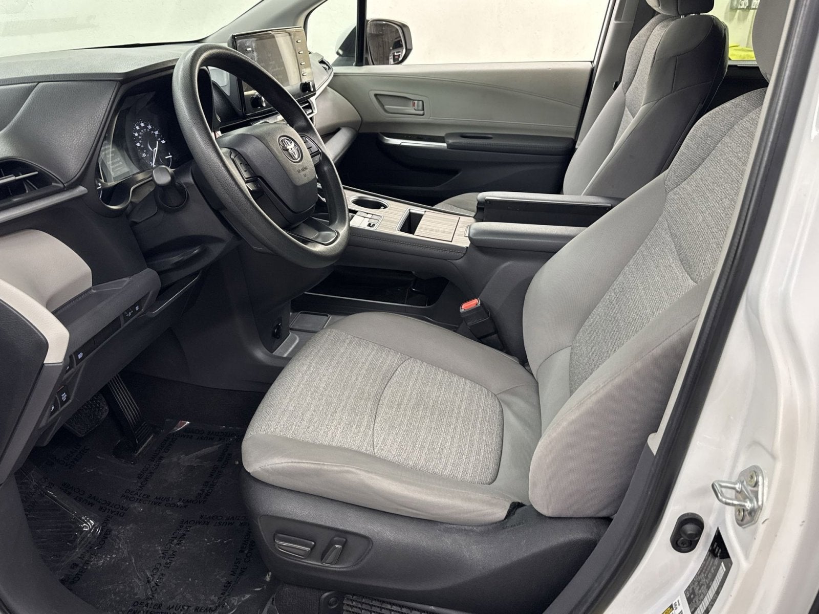 2024 Toyota Sienna LE