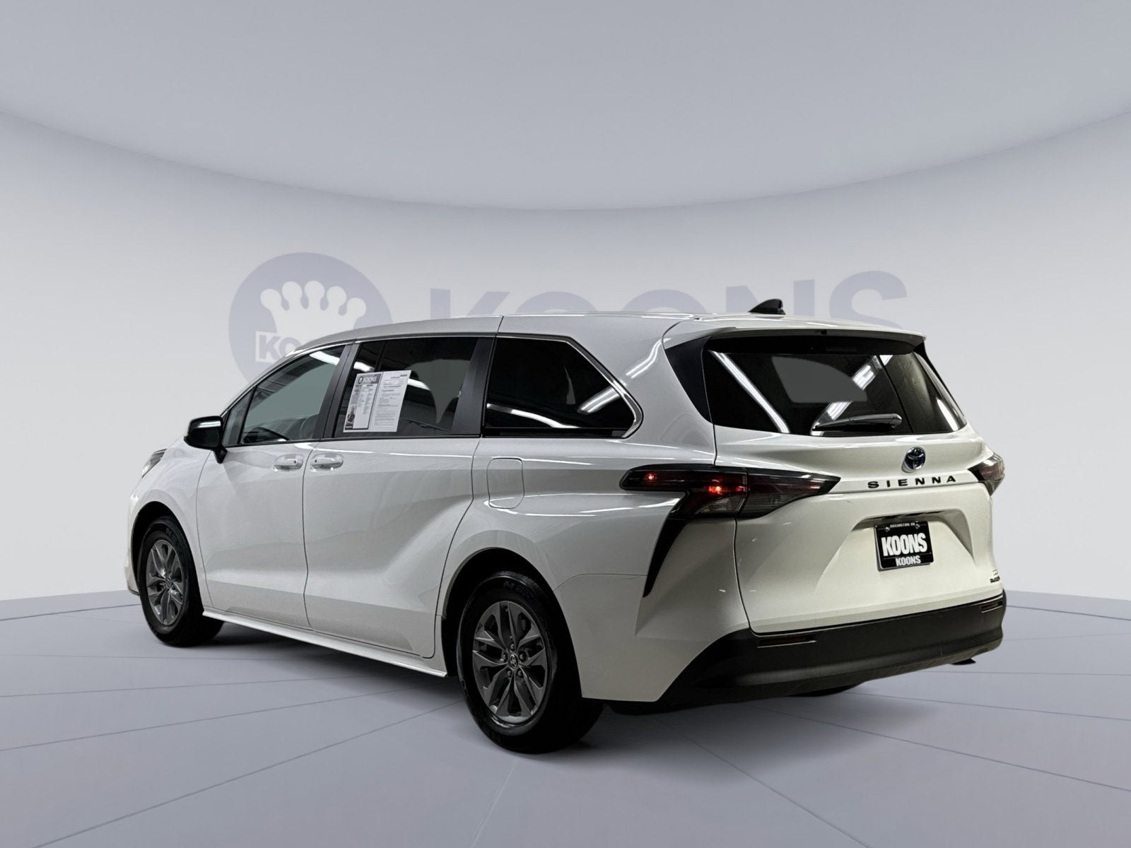 2024 Toyota Sienna LE