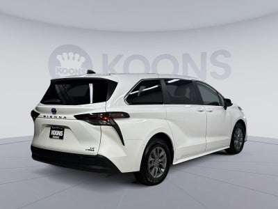 2024 Toyota Sienna LE