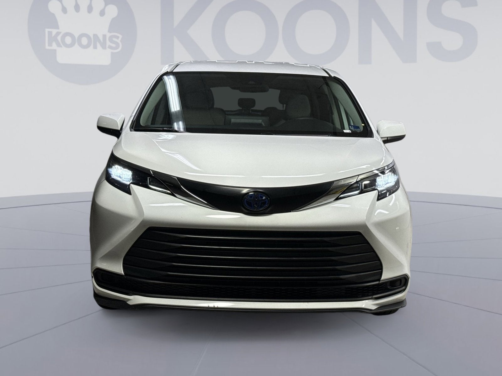 2024 Toyota Sienna LE