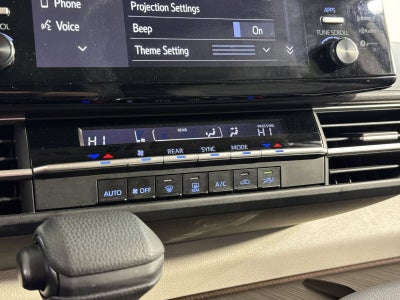 2024 Toyota Sienna LE