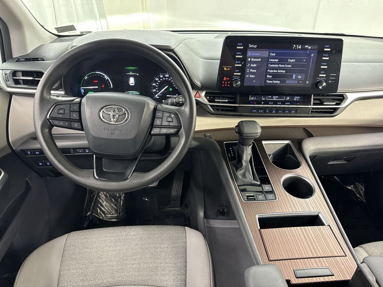 2024 Toyota Sienna LE