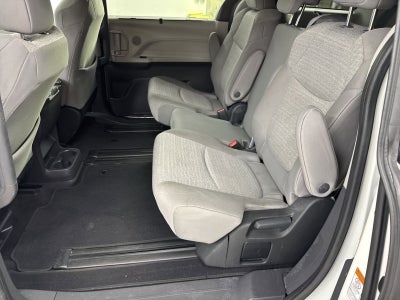 2024 Toyota Sienna LE