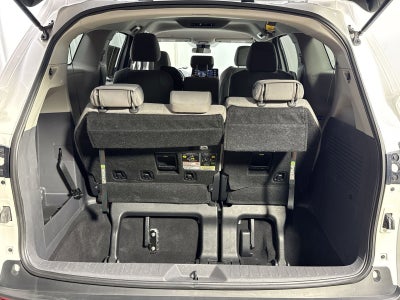 2024 Toyota Sienna LE