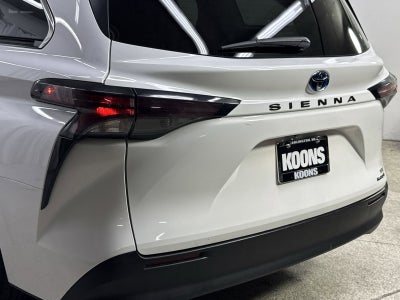 2024 Toyota Sienna LE