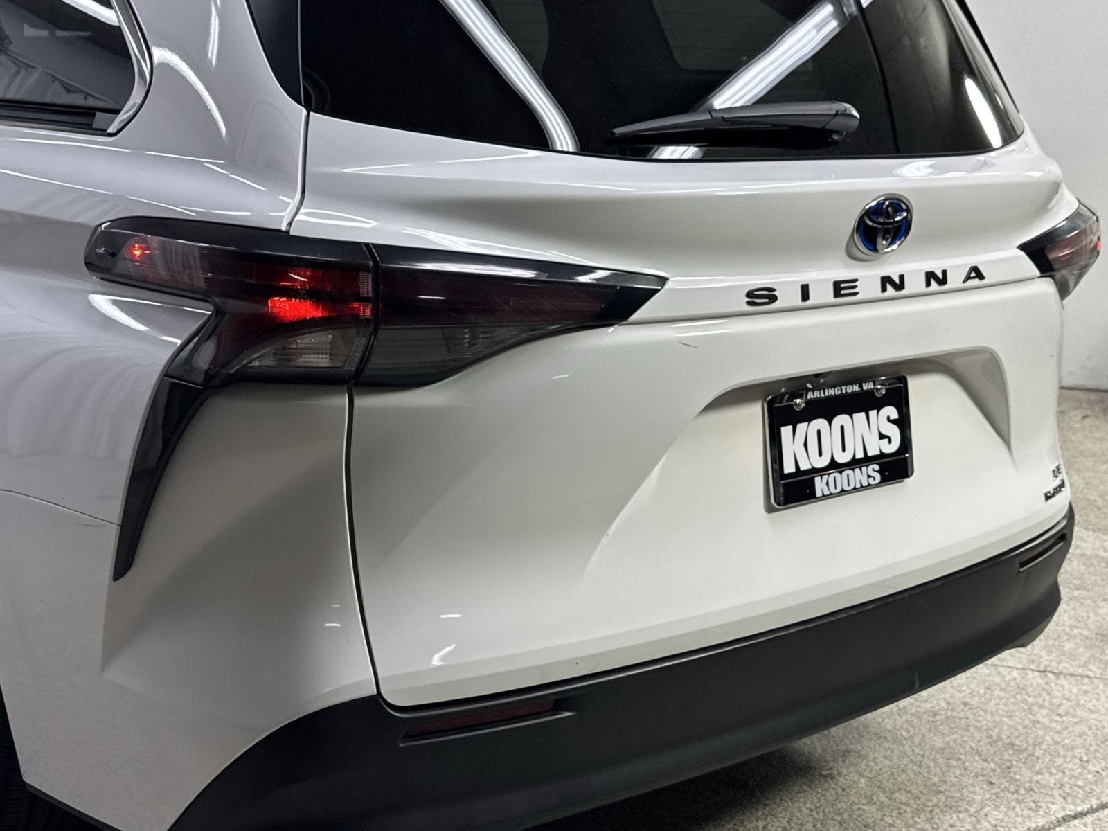 2024 Toyota Sienna LE