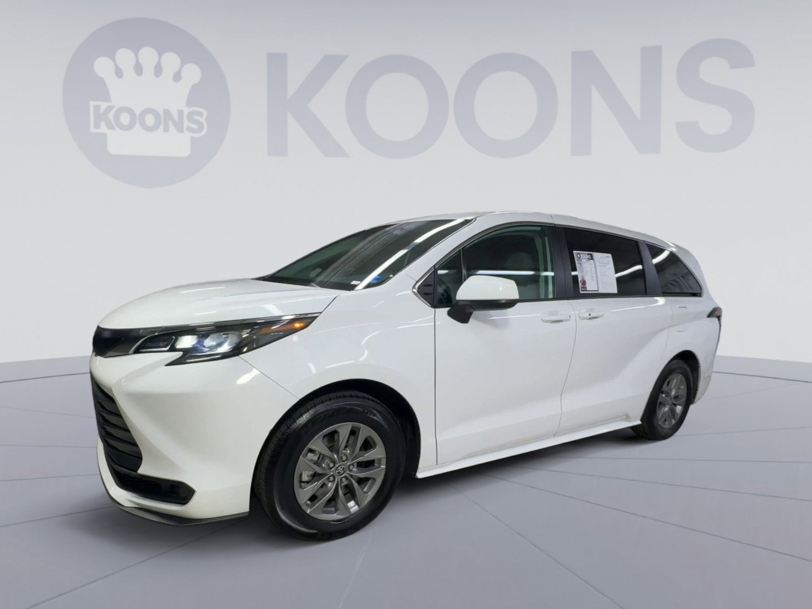 2024 Toyota Sienna LE