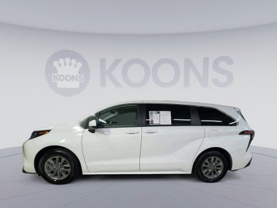 2024 Toyota Sienna LE