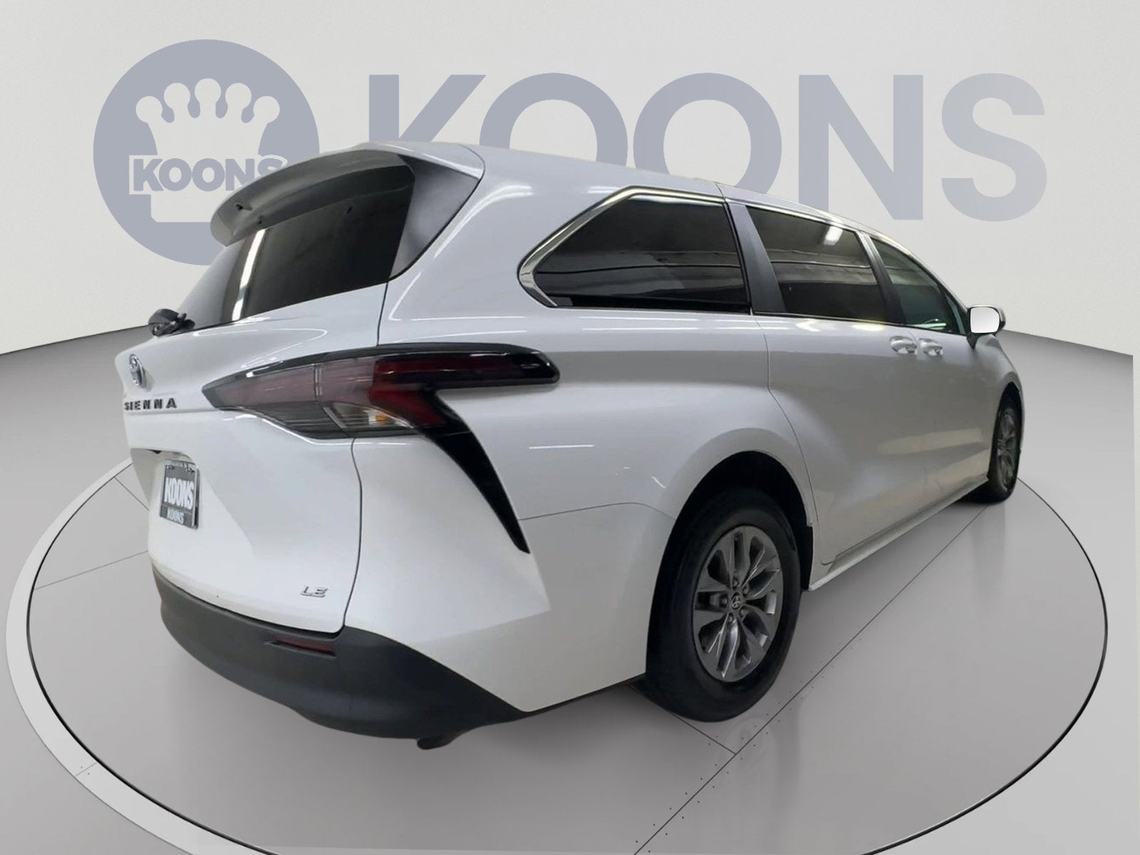 2025 Toyota Sienna LE