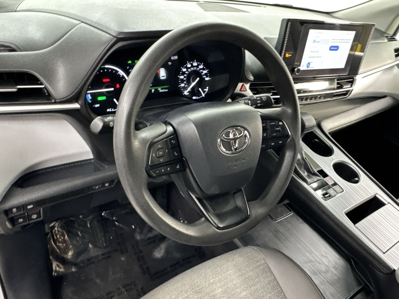 2025 Toyota Sienna LE
