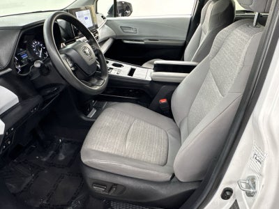 2025 Toyota Sienna LE
