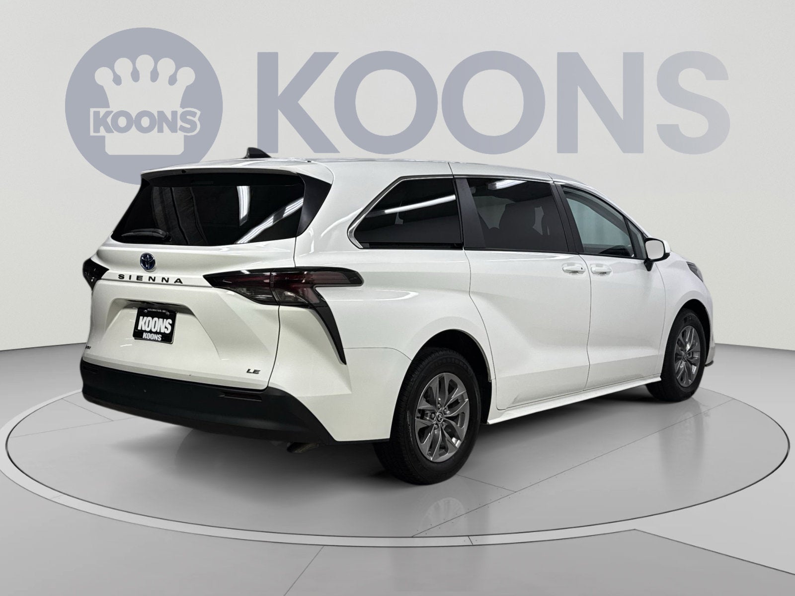 2025 Toyota Sienna LE