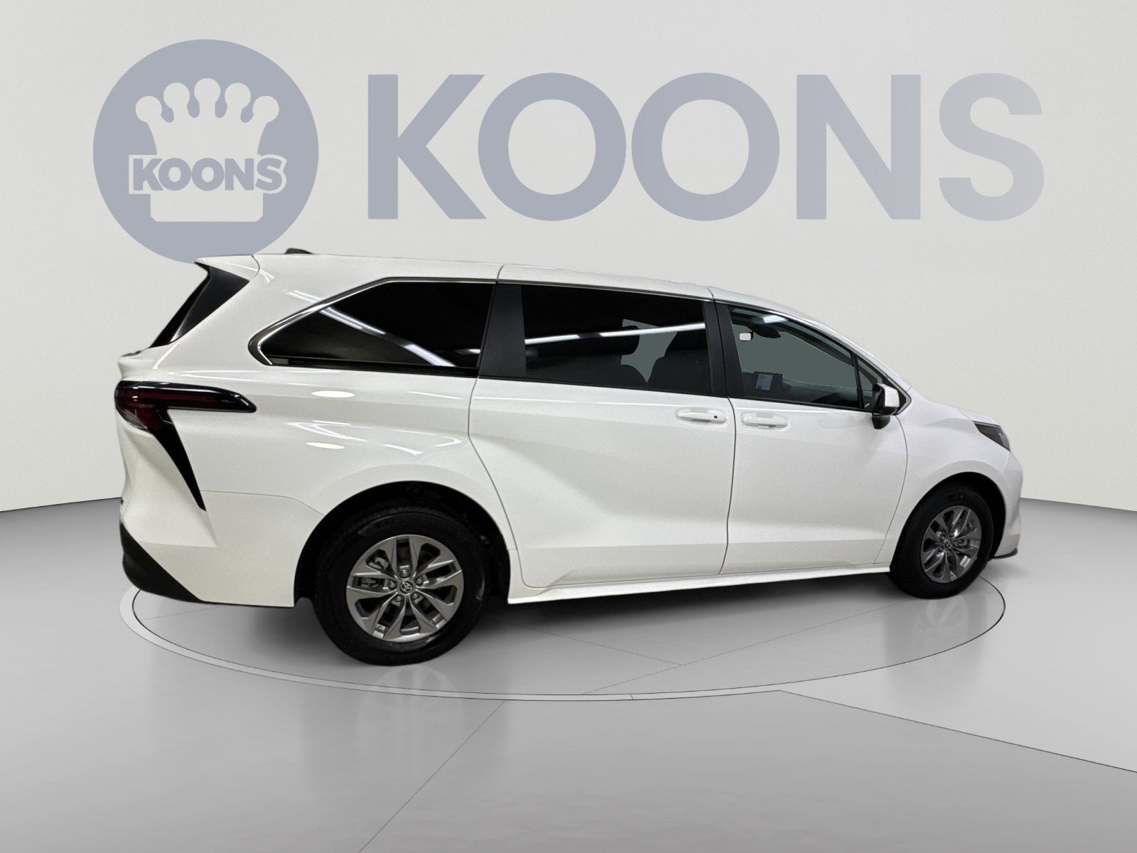 2025 Toyota Sienna LE