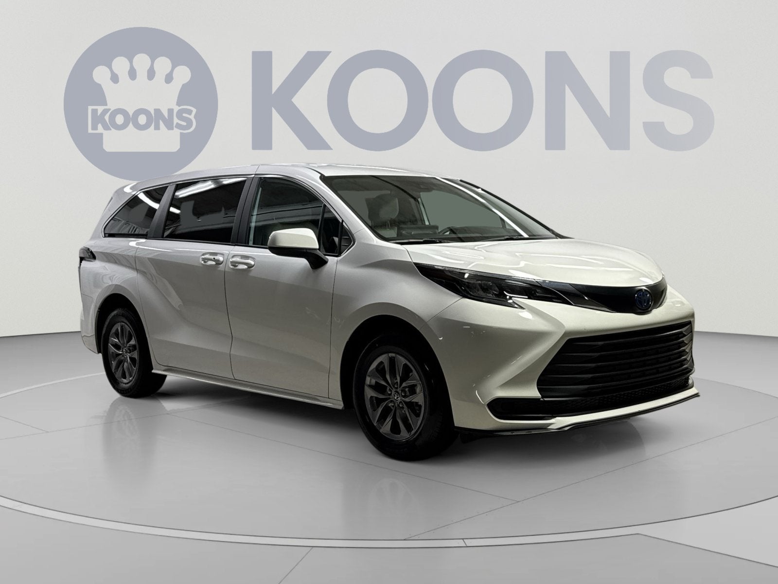 2025 Toyota Sienna LE