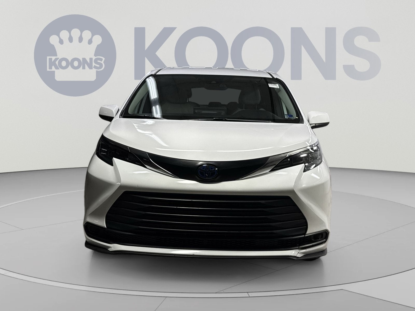2025 Toyota Sienna LE