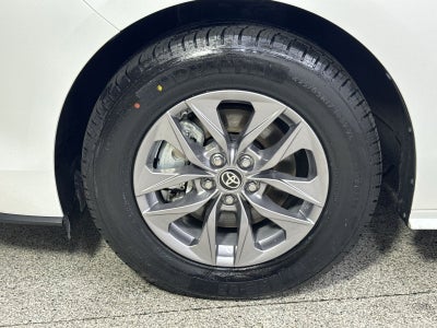 2025 Toyota Sienna LE