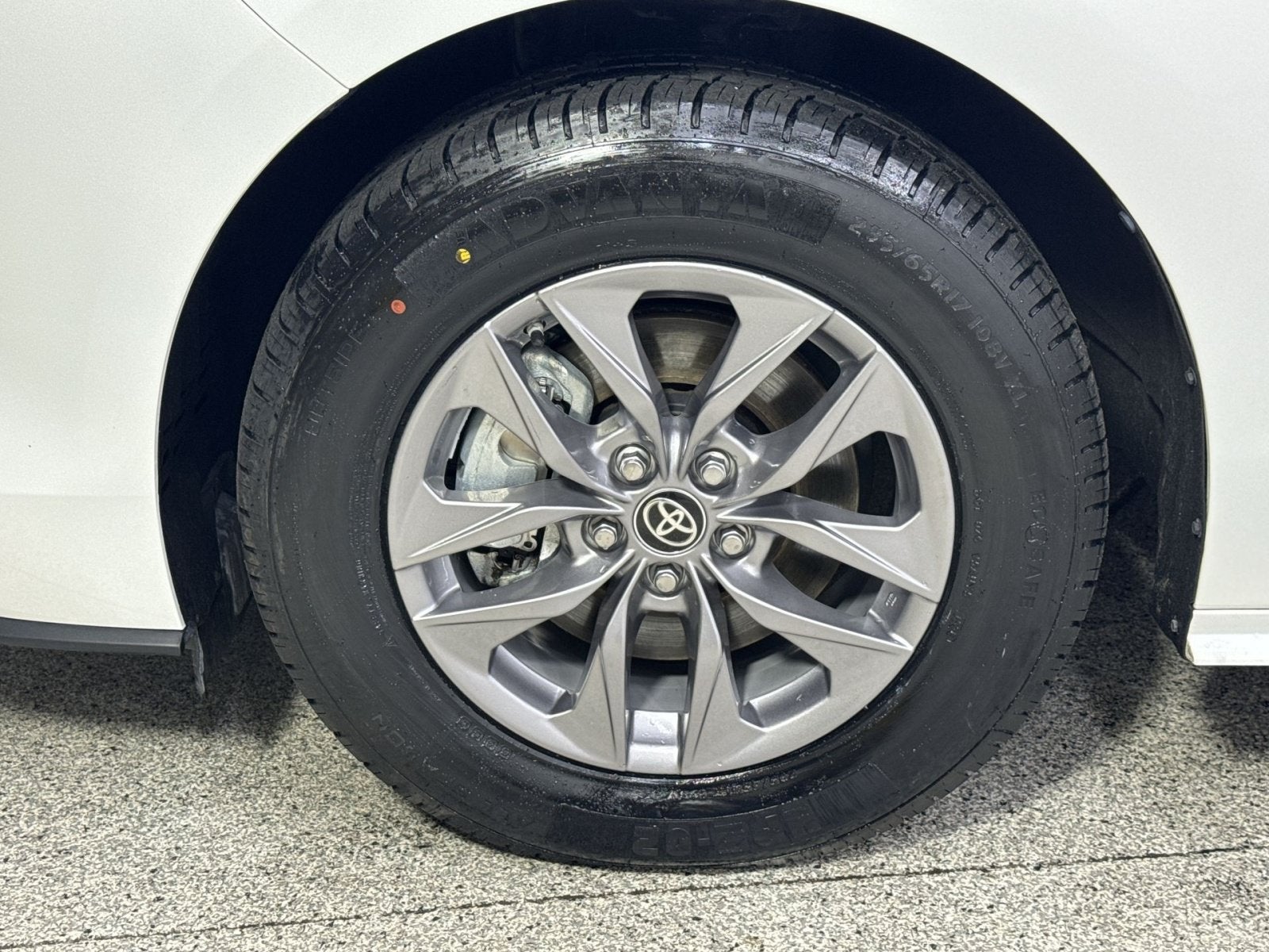 2025 Toyota Sienna LE
