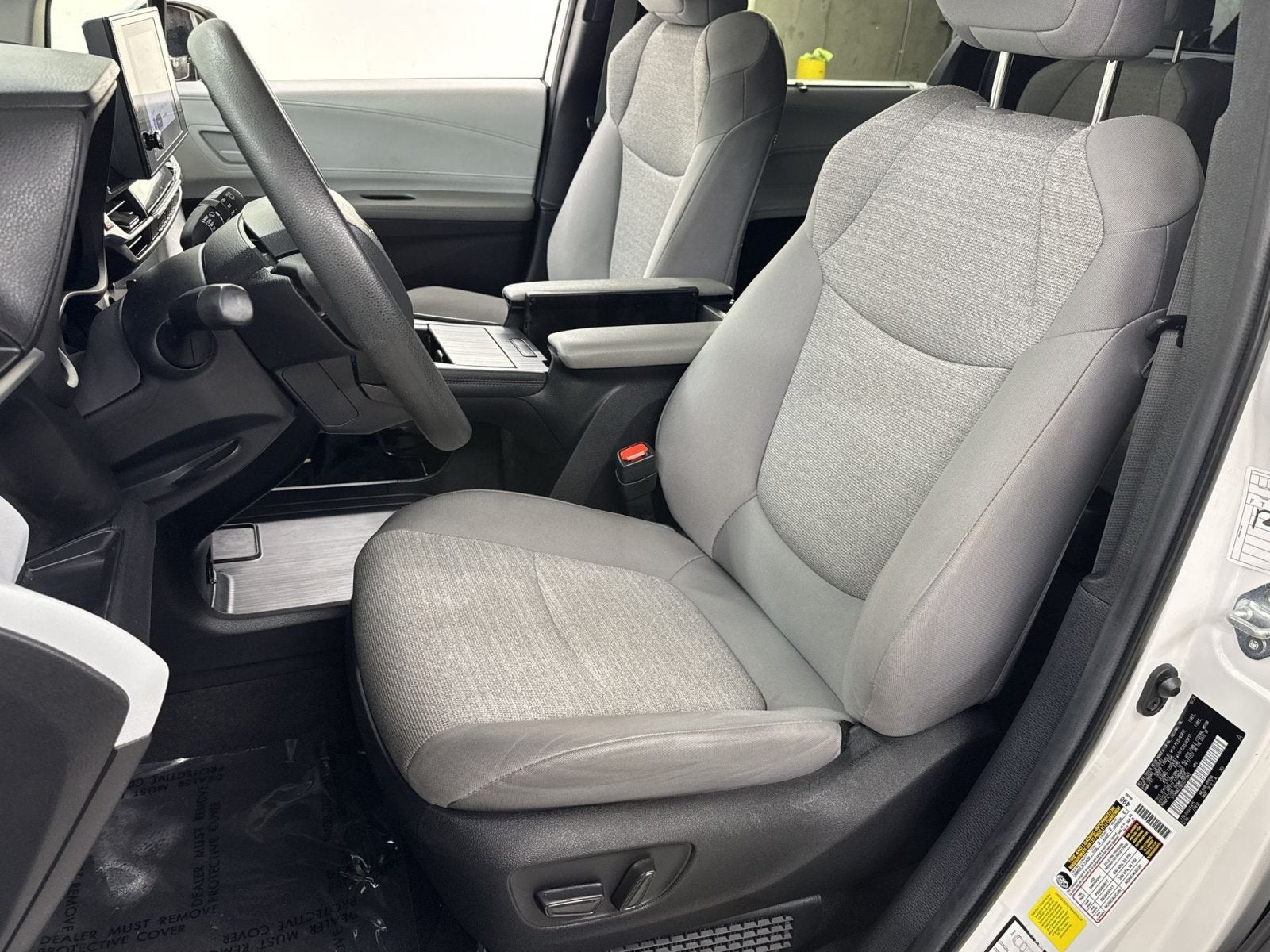 2025 Toyota Sienna LE