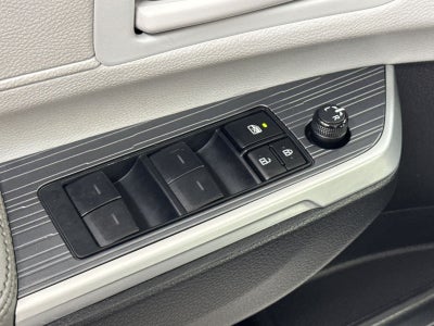 2025 Toyota Sienna LE