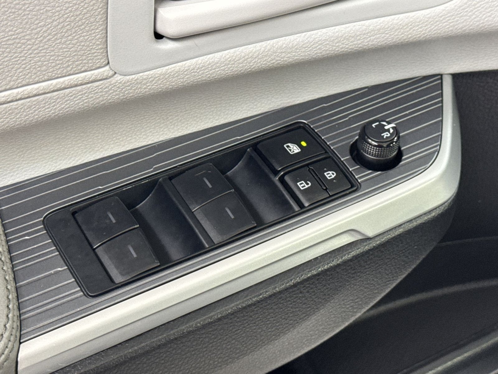 2025 Toyota Sienna LE