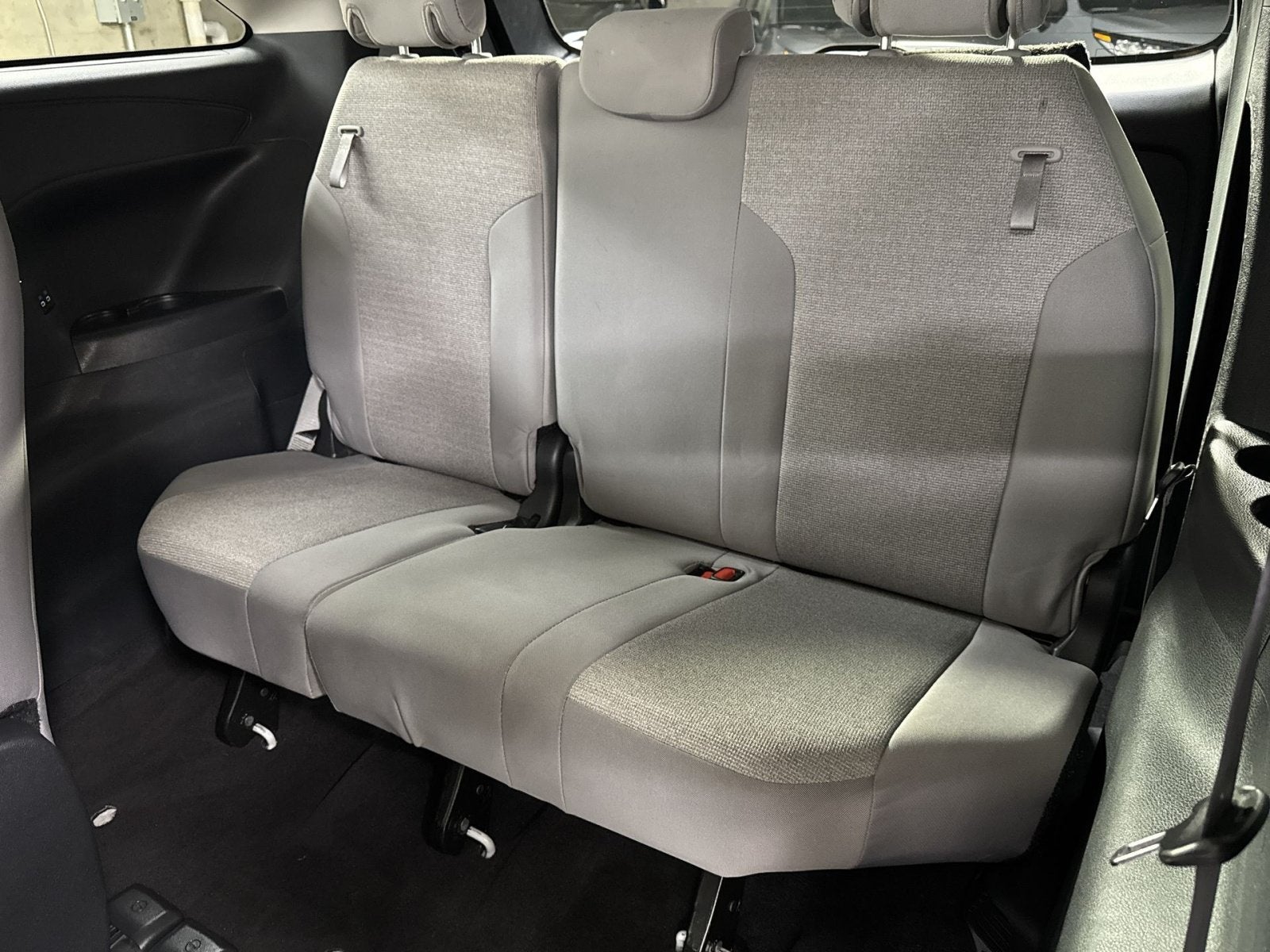 2025 Toyota Sienna LE