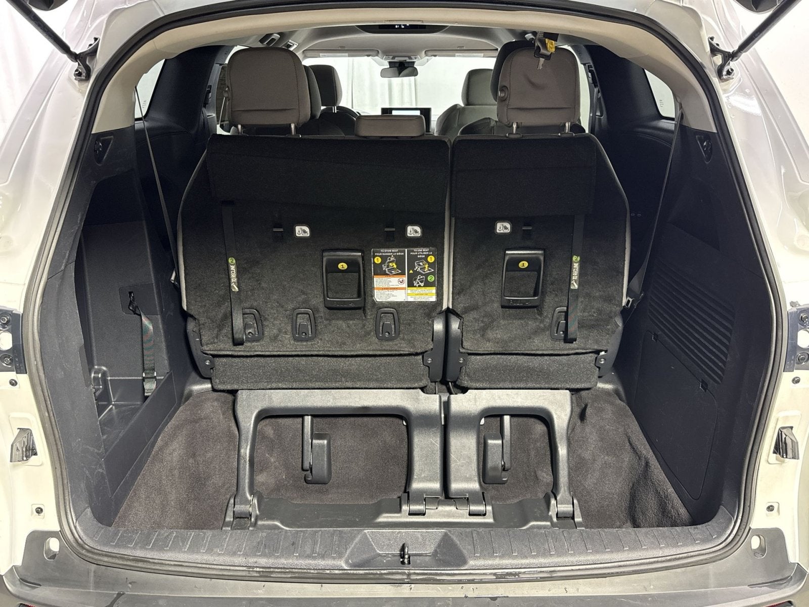 2025 Toyota Sienna LE