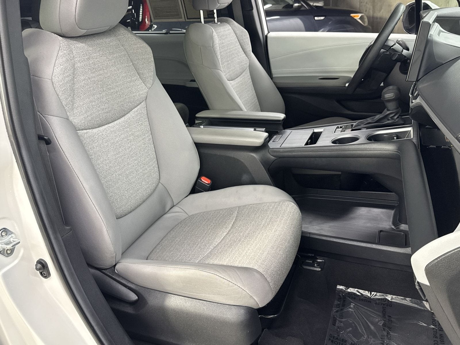2025 Toyota Sienna LE